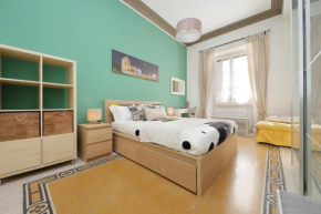 CASA GIULIANA - 3BR 2BATH, 2nd floor of historic mansion with lift and doorman, comfortable, chic, family friendly, 600 meters from Vatican & Ottaviano metro, quietest area of P R A T I wealthy, secur